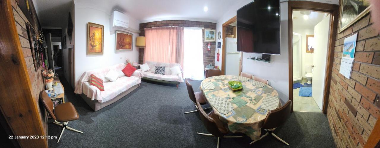 Traplins Accomodation Lakes Entrance Exterior foto